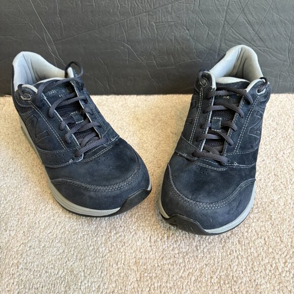 New Balance 928 Women's Shoes Size 9.5 Navy Blue Suede WW928NV3 - Picture 2 of 10